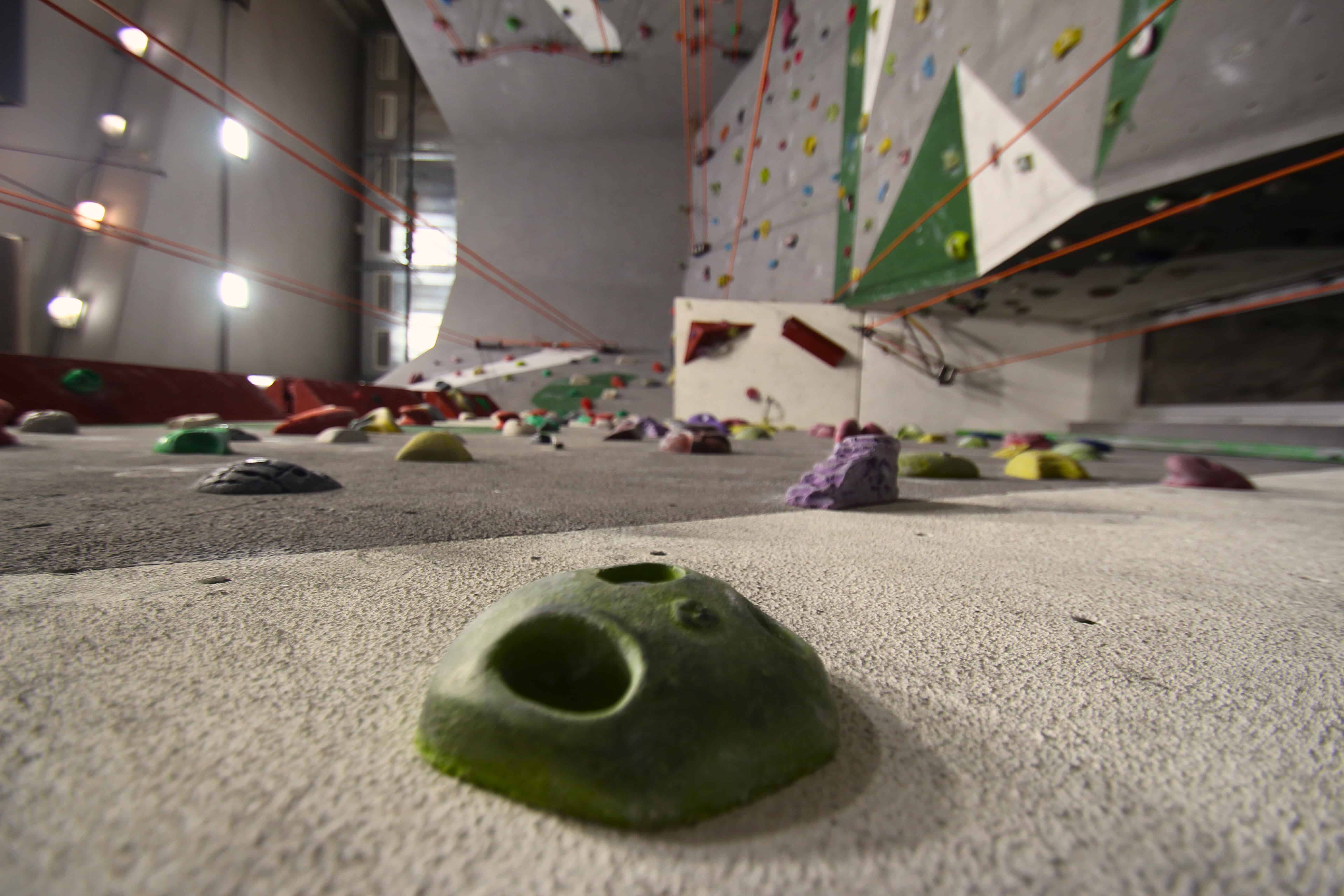 Előmászás a MŰFAL köteles mászótermében Budapesten