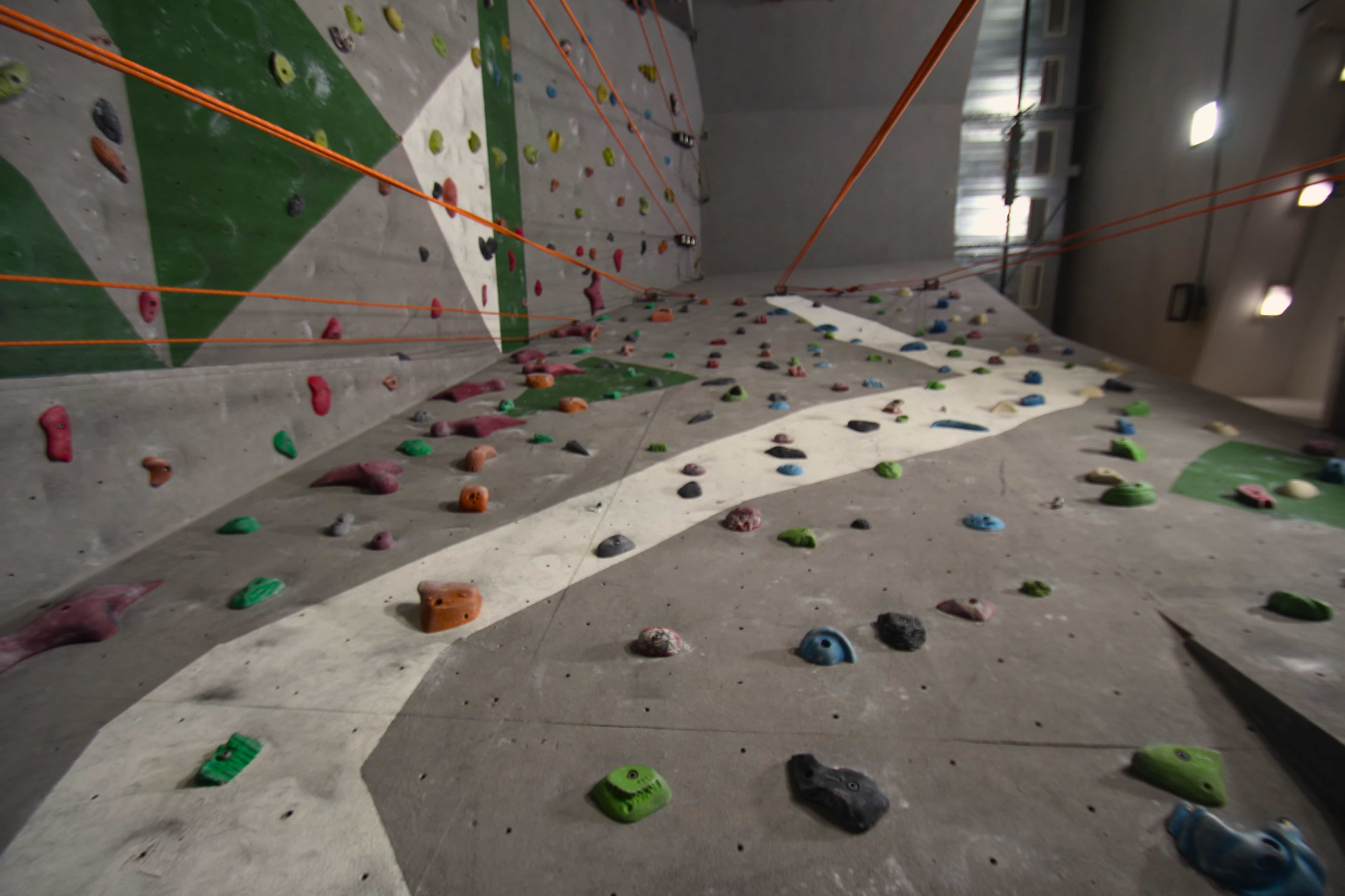 Köteles mászás a MŰFAL-ban Budapesten